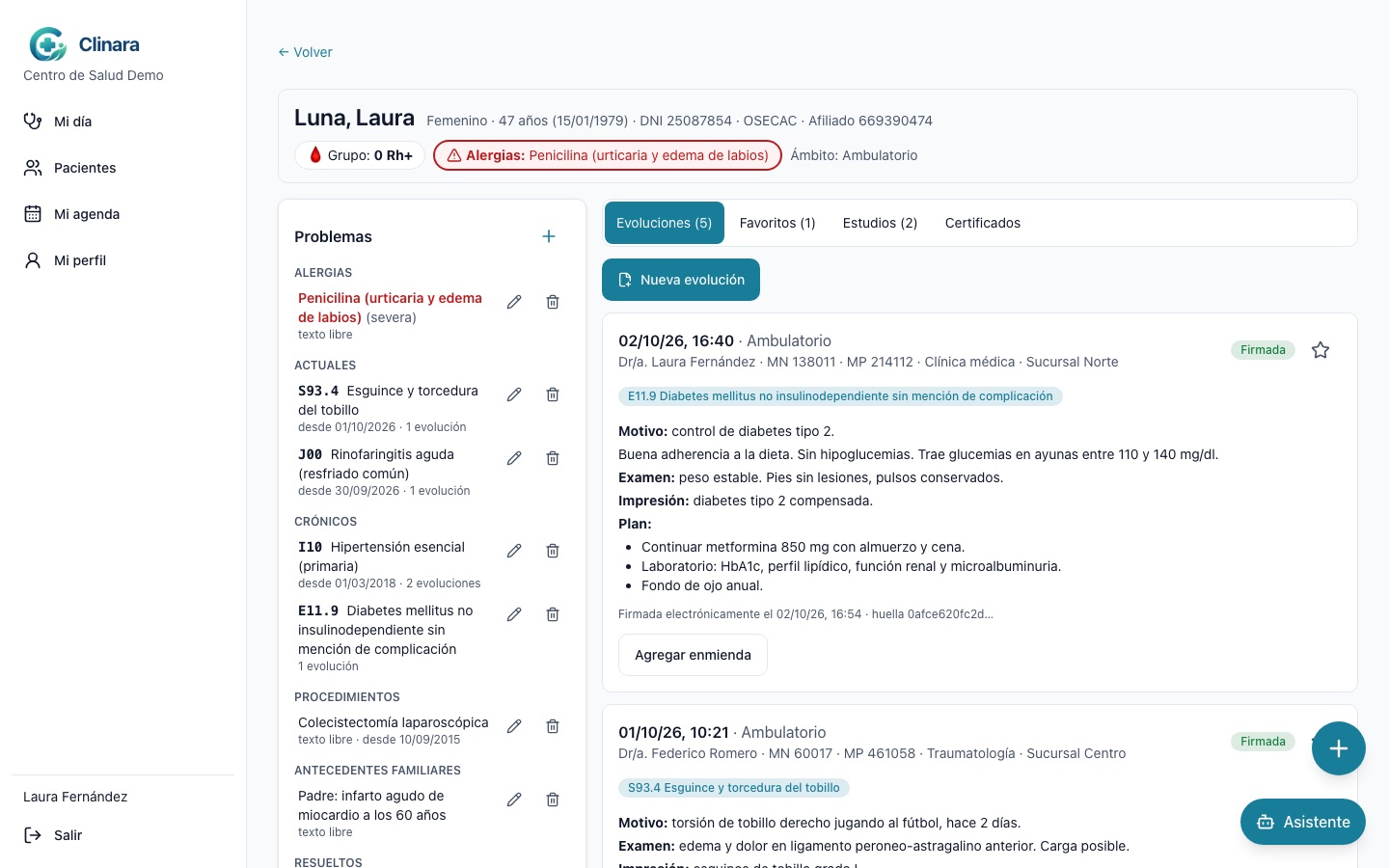 Historia clínica de una paciente: alergias en rojo, lista de problemas por tipo y evoluciones firmadas con su diagnóstico.